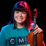 Photo of Julianna Reyes with her violin